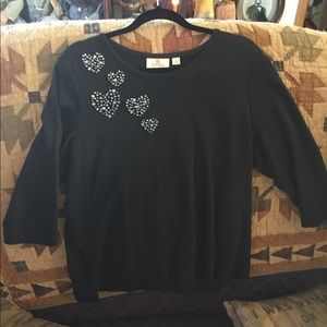 💕BLACK TOP WITH PEARL HEARTS💕